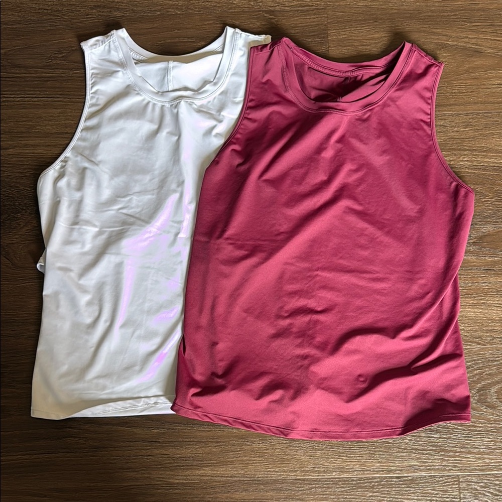 Halara cut out crossover tank medium - White and maroon